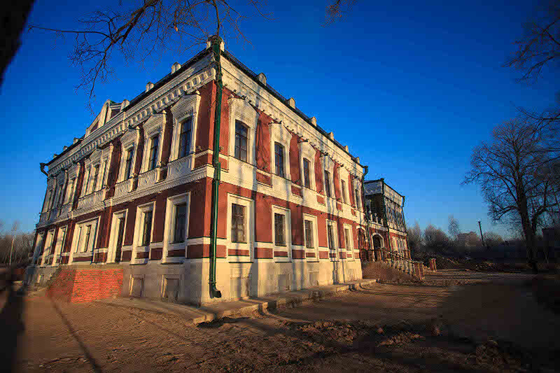 Фасад главного дома