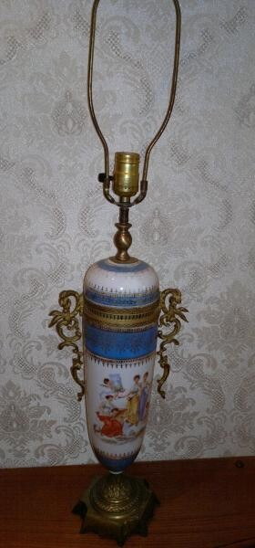 Лампа настольная