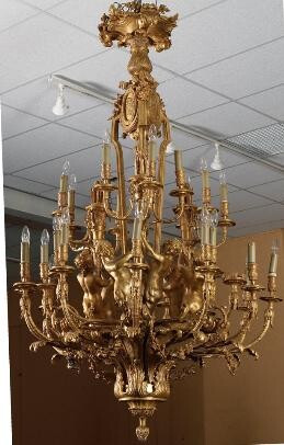 Чеканная бронзовая люстра